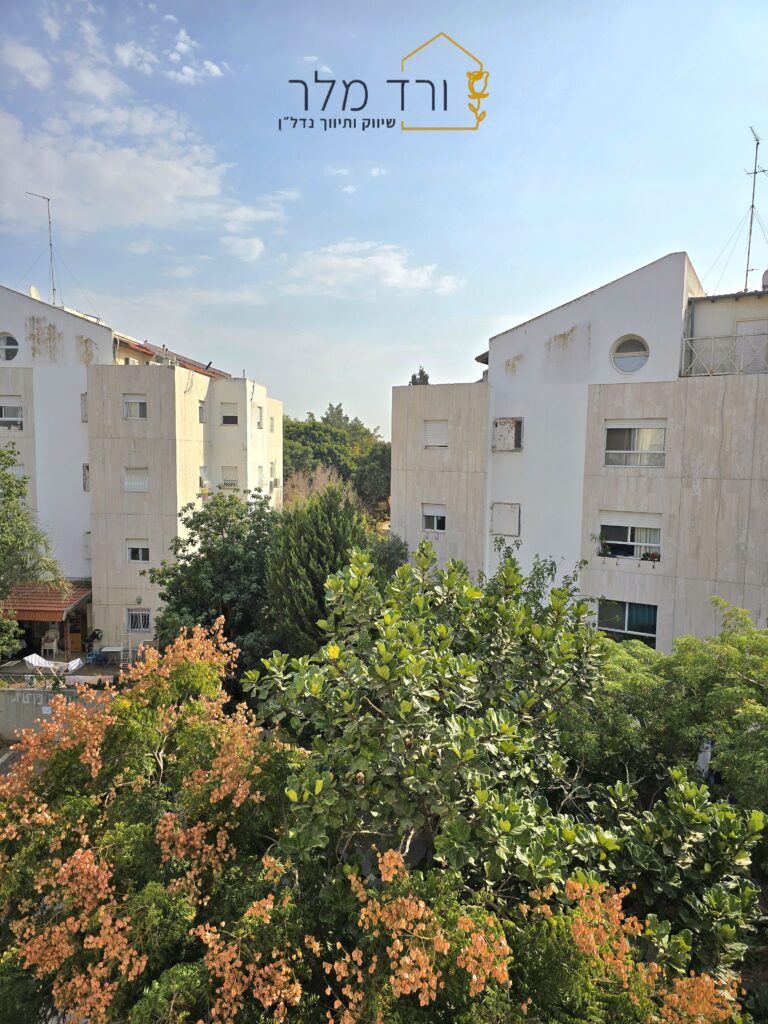 למכירה דירת 4 חדרים ברחוב התפוז | ורד מלר