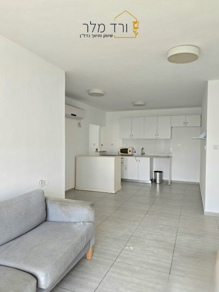 למכירה דירת 4 חדרים ברחוב התפוז | ורד מלר