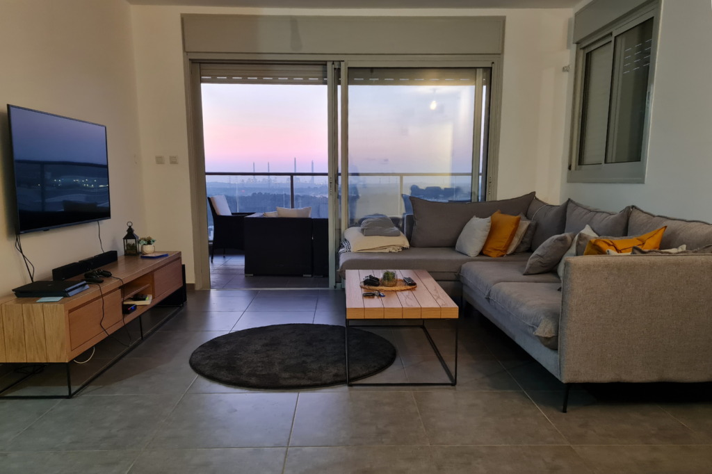 למכירה דירת 4 חדרים בגינת אגוז 2 | ורד מלר - תיווך ונדל"ן בפרדס חנה-כרכור