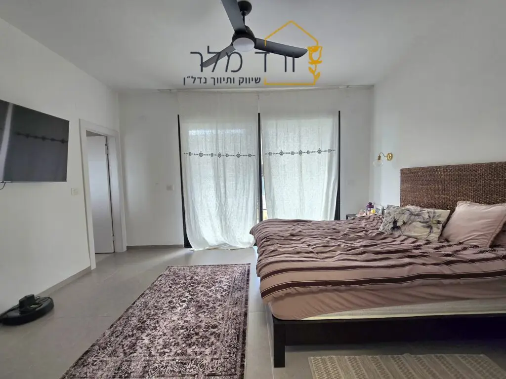 קוטג דו משפחתי בשכונת עומרים החדשה, 6 חדרים עם 2 יחידות הורים, אחת בקומת הכניסה בעלת כניסה נפרדת | ורד מלר - תיווך ונדל"ן בפרדס חנה-כרכור