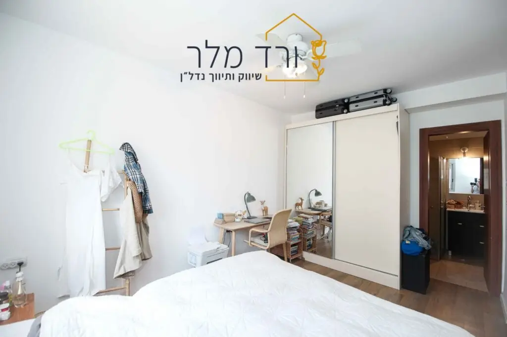 למכירה בשכונת חלומות כרכור, דירת 4 חדרים בבניין בוטיק של 7 דיירים בלבד. לדירה מרפסת שמש, חניה ומחסן, פרדס חנה כרכור