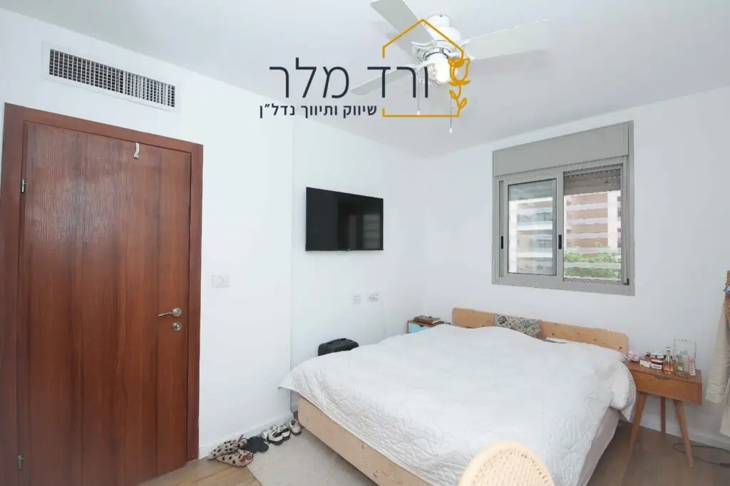 למכירה בשכונת חלומות כרכור, דירת 4 חדרים בבניין בוטיק של 7 דיירים בלבד. לדירה מרפסת שמש, חניה ומחסן, פרדס חנה כרכור
